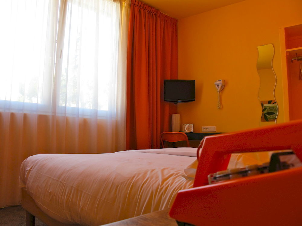 Hotel Alnea Cannes Exterior photo